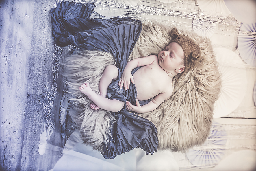 צילום תינוק ניו בורן זוית עליונה