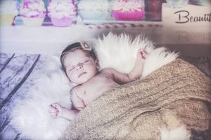 צילומי ניו בורן תינוקת ישנה
