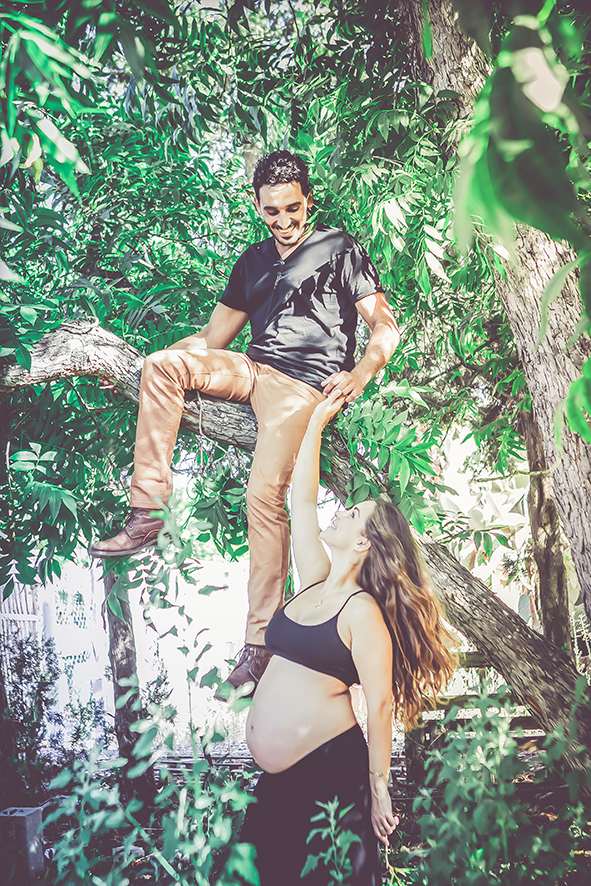 צילום הריון זוגי בטבע